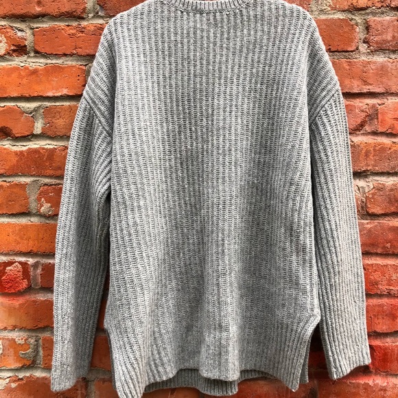 Gap Sweater - Picture 2 of 4